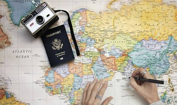 Comment bien choisir son guide pour des vacances réussies en France