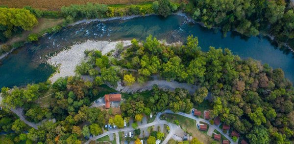 Partir à la campagne dans un camping de Pau : découvrez la nature locale