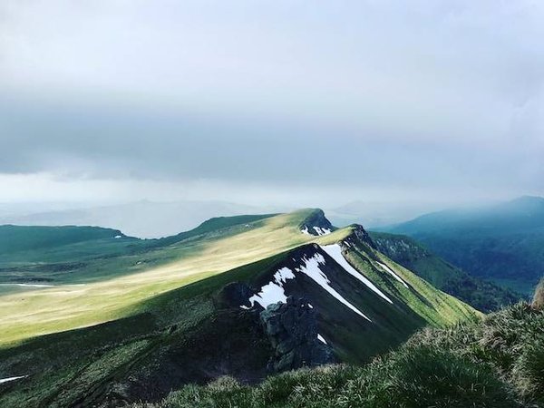 Découvrez un incroyable camping de luxe à Murol en Auvergne !