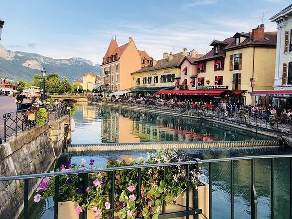 Comment choisir sa destination de camping à la campagne près d'Annecy ?