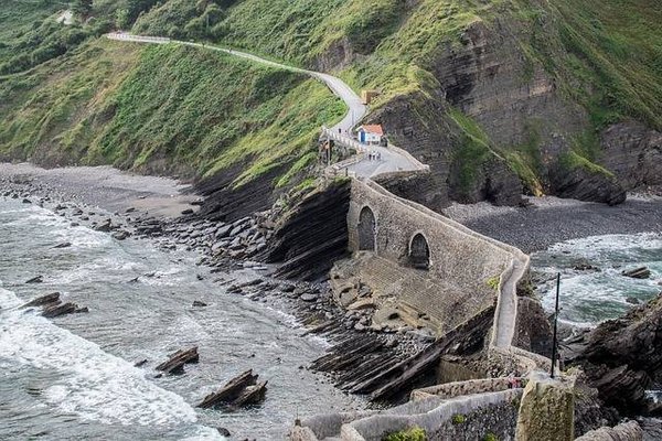 Quelles activités de nature peut-on faire en camping dans le Pays Basque ?